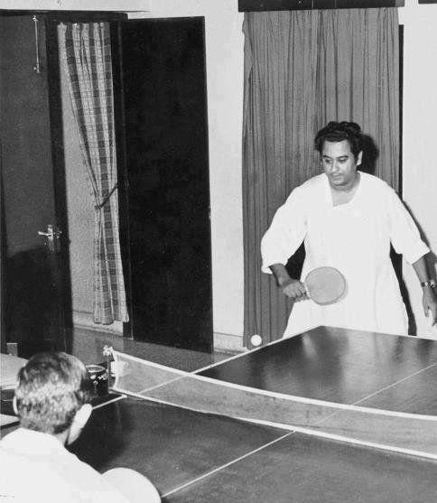 Rare Photos Of Bollywood Actors