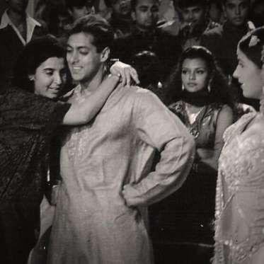 Rare Pictures of Bollywood Stars That Will Leave You Spellbound