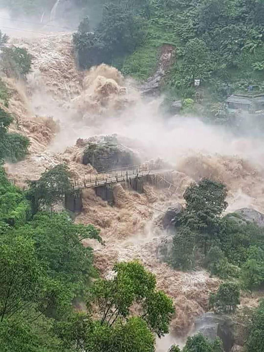 Real Life Heroes doing God's work during Kerala Floods