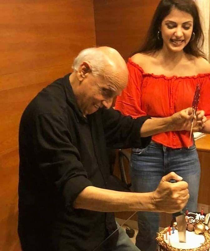 Rhea Chakraborty And Mahesh Bhatt Viral Pictures Photos