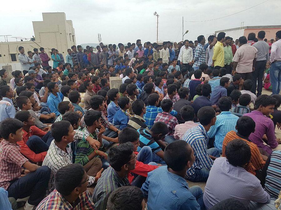 Rojulu Marayi team at Siddhartha College