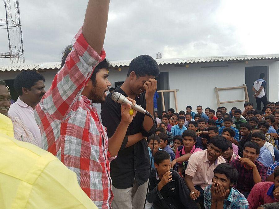 Rojulu Marayi team at Siddhartha College