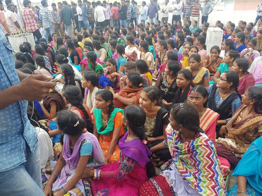 Rojulu Marayi team at Siddhartha College