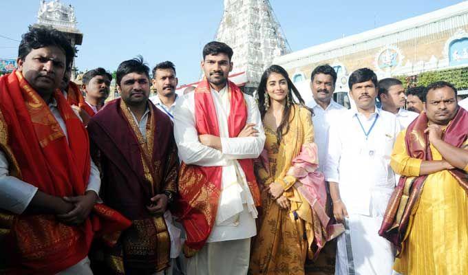 Saakshyam Movie Team Visits Tirumala Photos