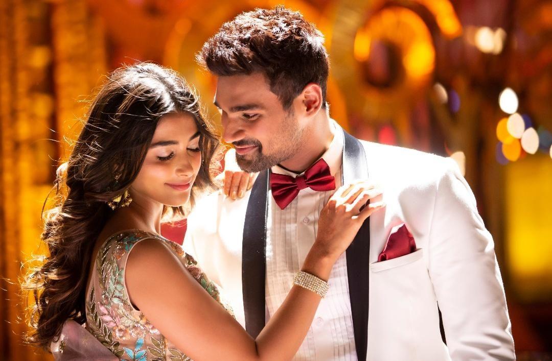 Saakshyam Movie Today Released Posters & Stills