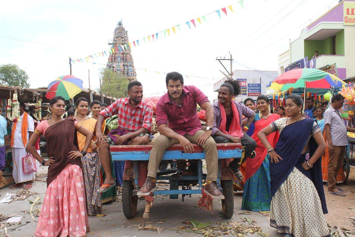 Saamy Square Movie New Exclusive Stills & Posters