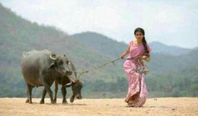 Samantha from the sets of Rangasthalam 1985 Movie