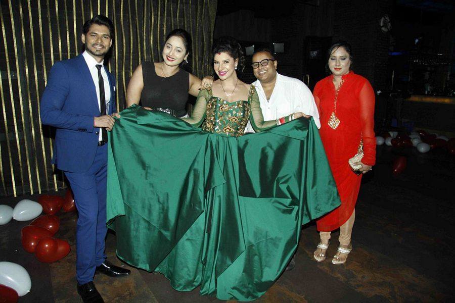 Sambhavna Seth and Avinash Dwivedi Wedding Photos