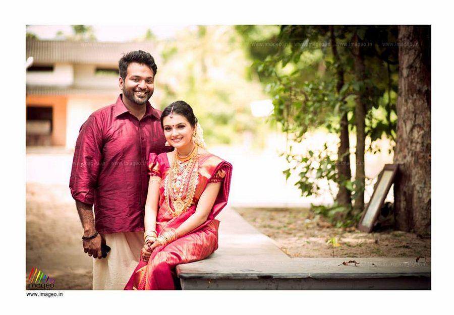 Saranya Mohan Rare & Unseen Photos with Family