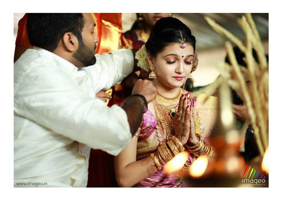 Saranya Mohan Rare & Unseen Photos with Family