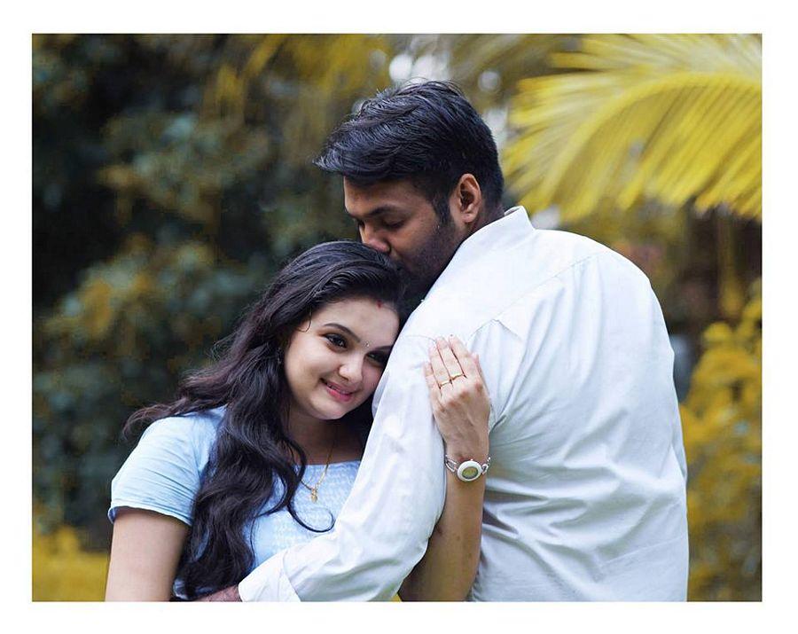 Saranya Mohan Rare & Unseen Photos with Family