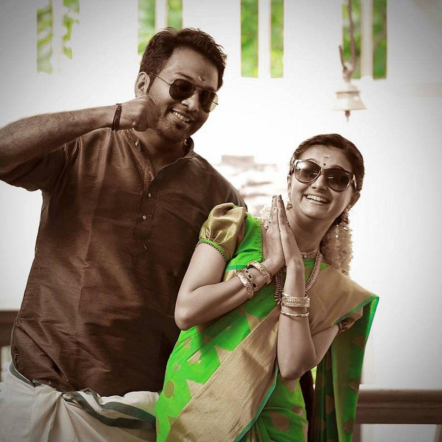 Saranya Mohan Rare & Unseen Photos with Family