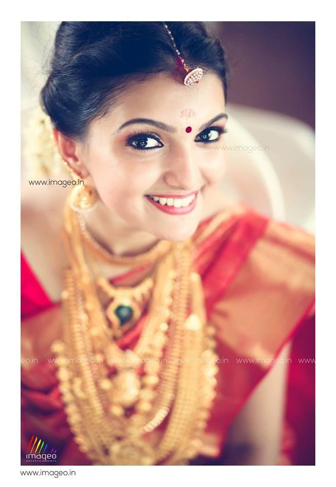 Saranya Mohan Rare & Unseen Photos with Family
