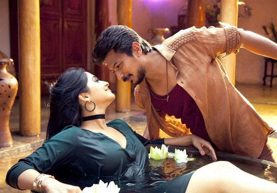 Saravanan Irukka Bayamaen Tamil Movie Latest Stills