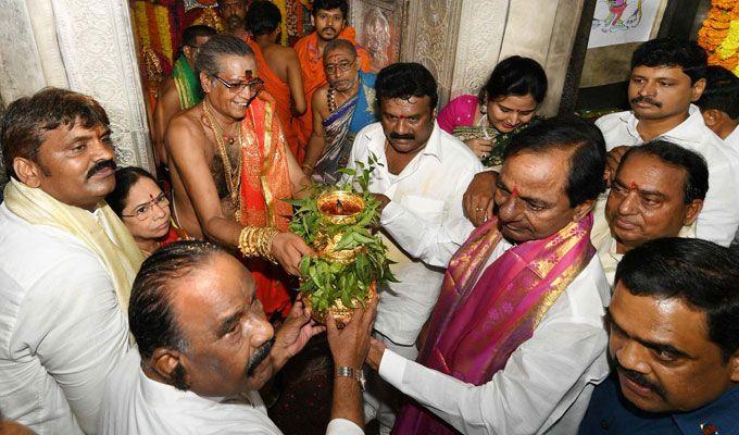 Secunderabad Ujjaini Mahankali Bonalu Celebration Photos