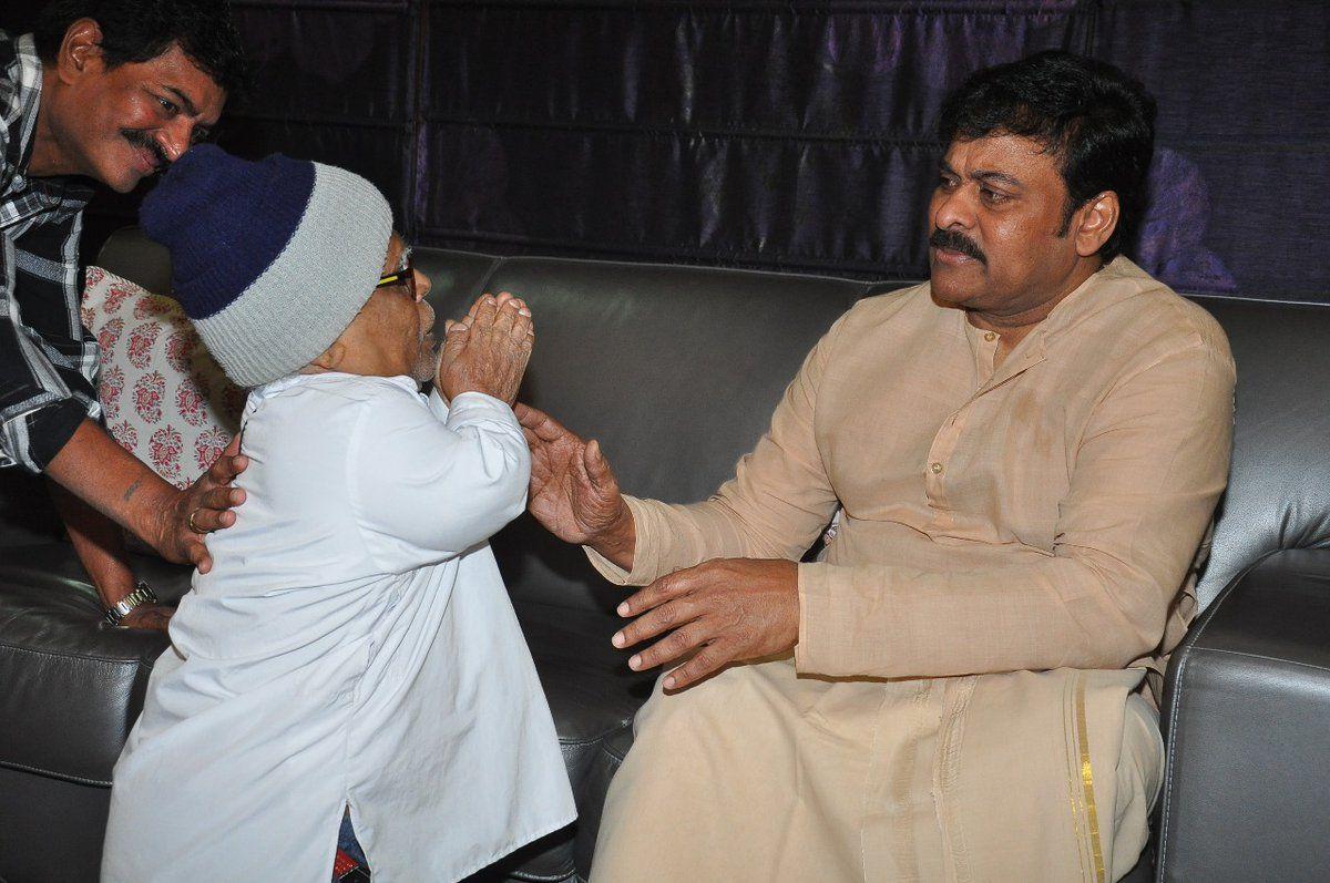 Senior Comedian Potti Veeraiah meets Chiranjeevi Photos