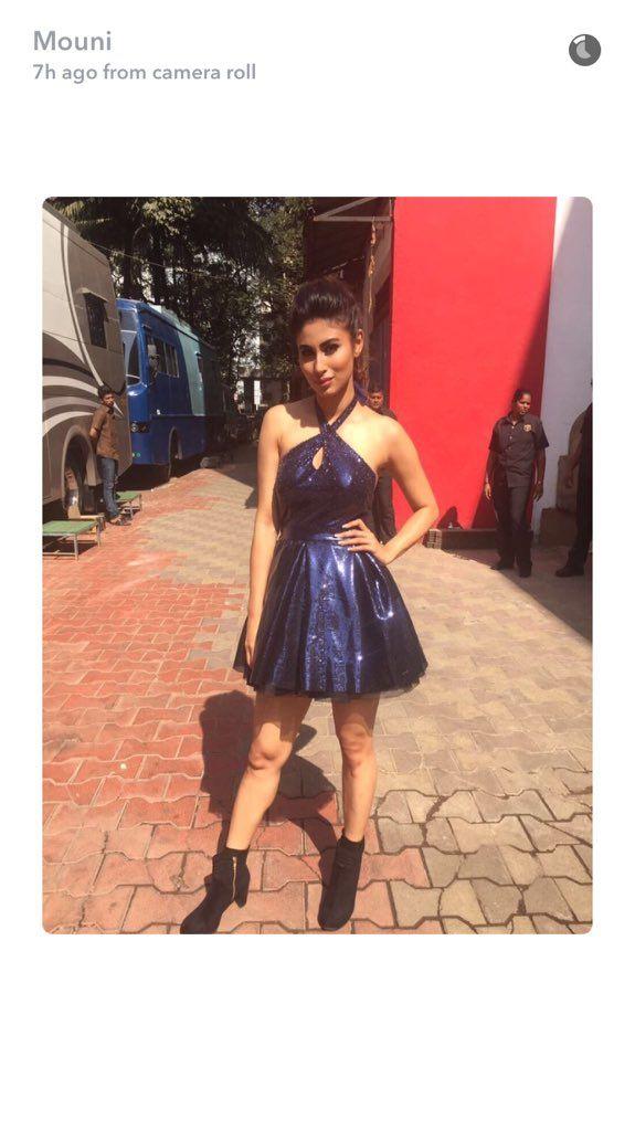 Serial Actress Mouni Roy Unseen Hot Photos GOES Viral