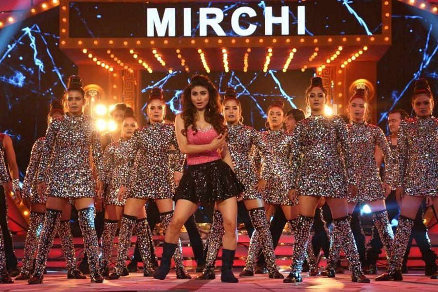 Serial Actress Mouni Roy Unseen Hot Photos GOES Viral