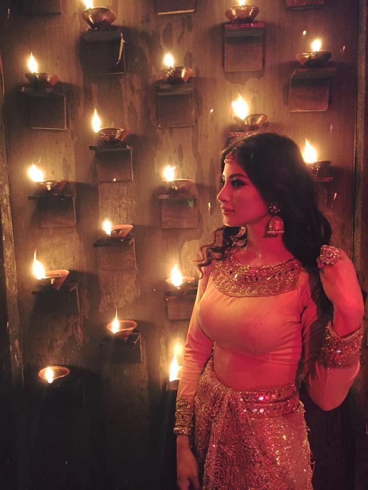 Serial Actress Mouni Roy Unseen Hot Photos GOES Viral