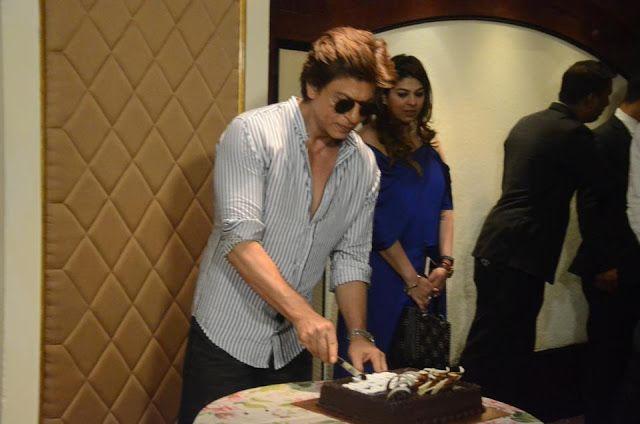 Shah Rukh Khan Birthday Celebrations 2017 Photos
