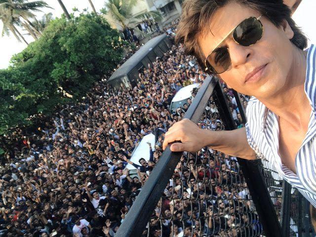 Shah Rukh Khan Birthday Celebrations 2017 Photos