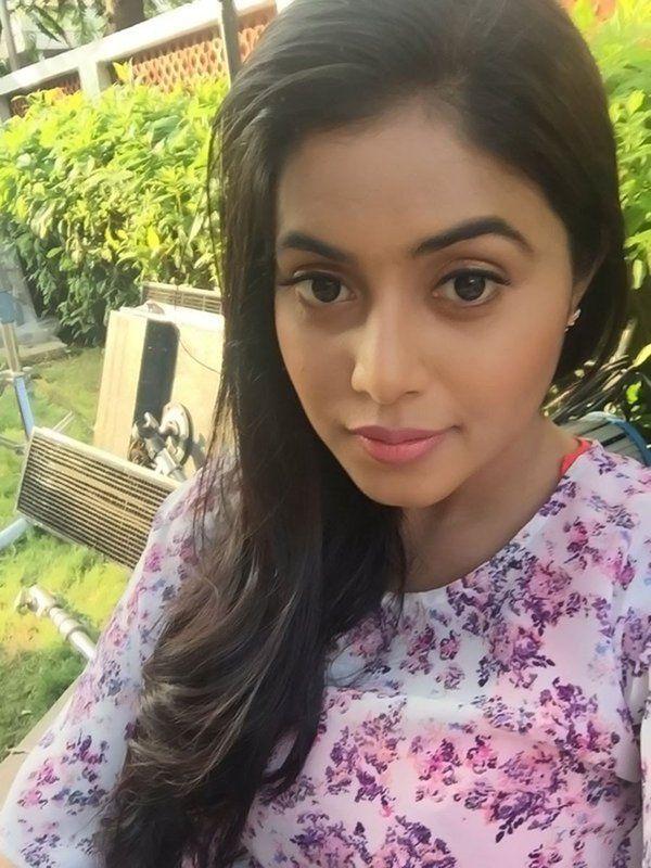 Shamna Kasim Aka Poorna Rare & Unseen Photos