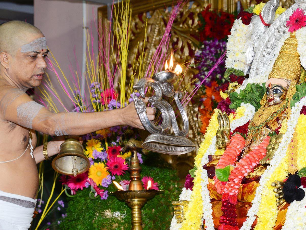 Sharad Navaratri 2017: Lalitha Tripura Sundari at Indrakiladri Temple