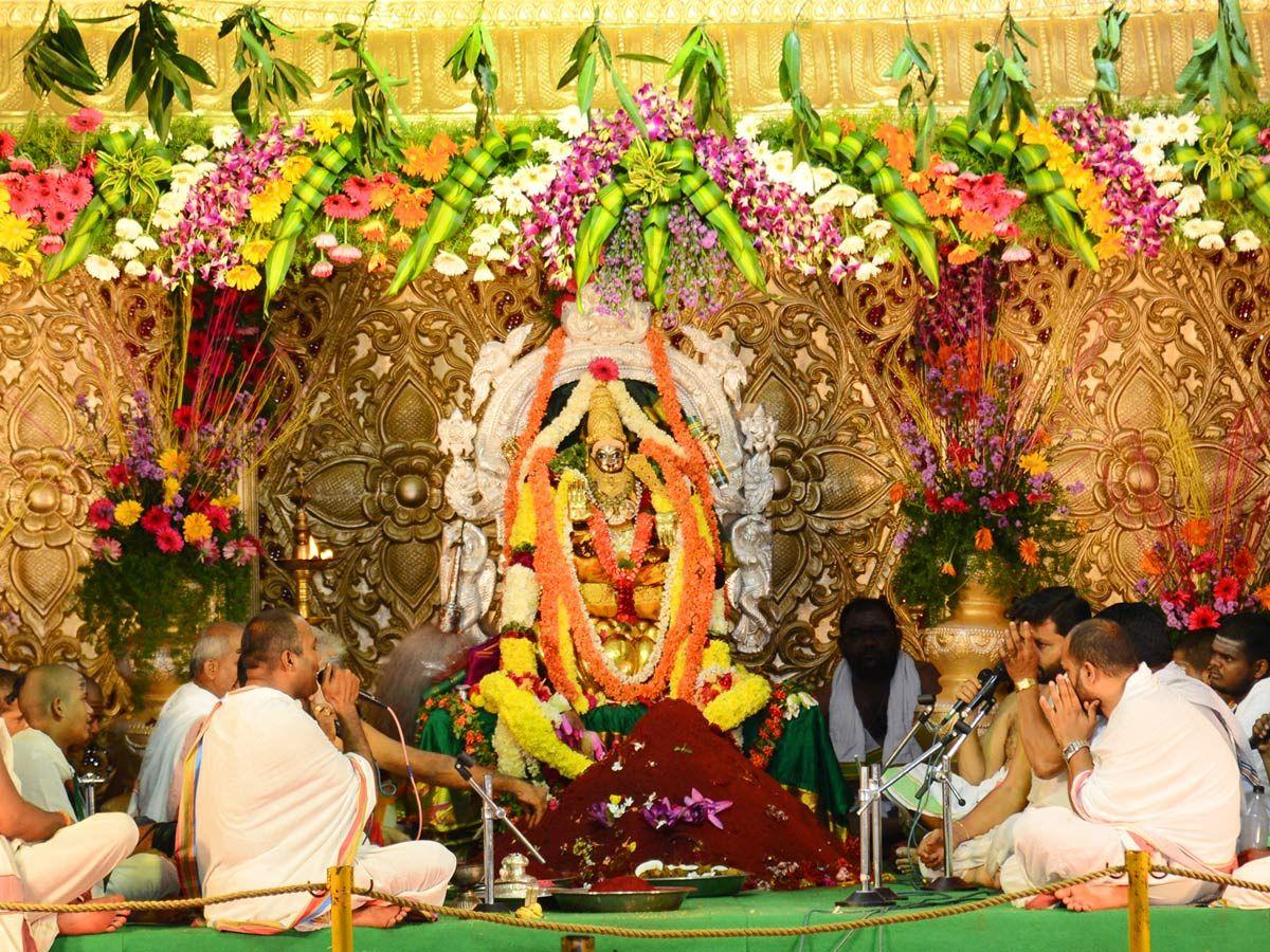 Sharad Navaratri 2017: Lalitha Tripura Sundari at Indrakiladri Temple