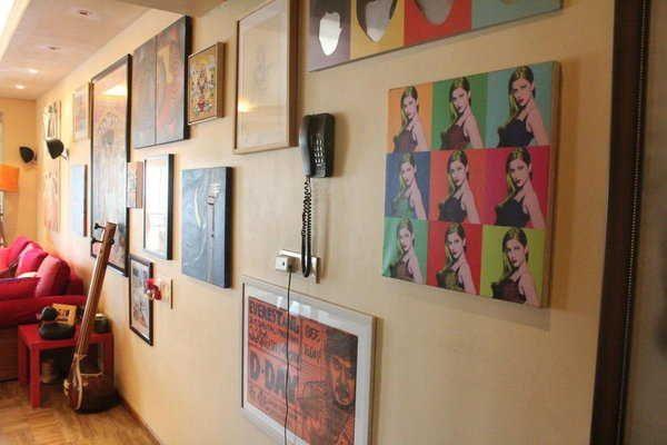 Shruti Haasan Apartment In Mumbai Photos