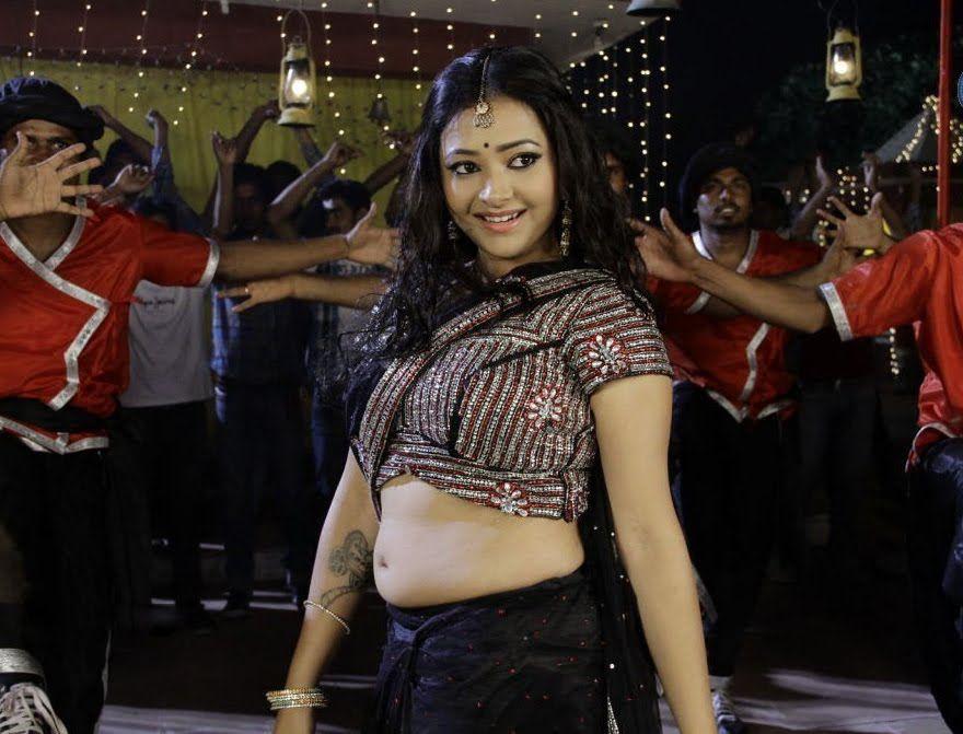 Shweta Basu Prasad Never Seen Leaked Photos Collections!