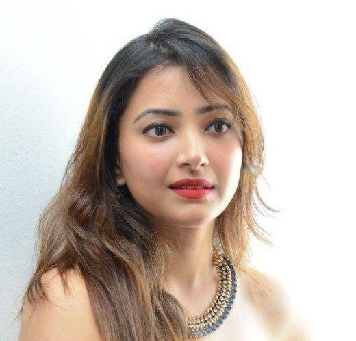 Shweta Basu Prasad Never Seen Leaked Photos Collections!