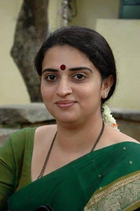 Side Actress Pavithra Lokesh Rare & Personal Photos