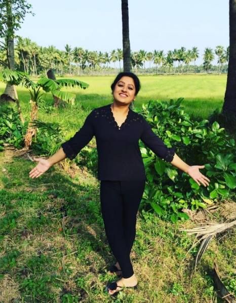 Side Actress Sana Rare and Unseen Pics