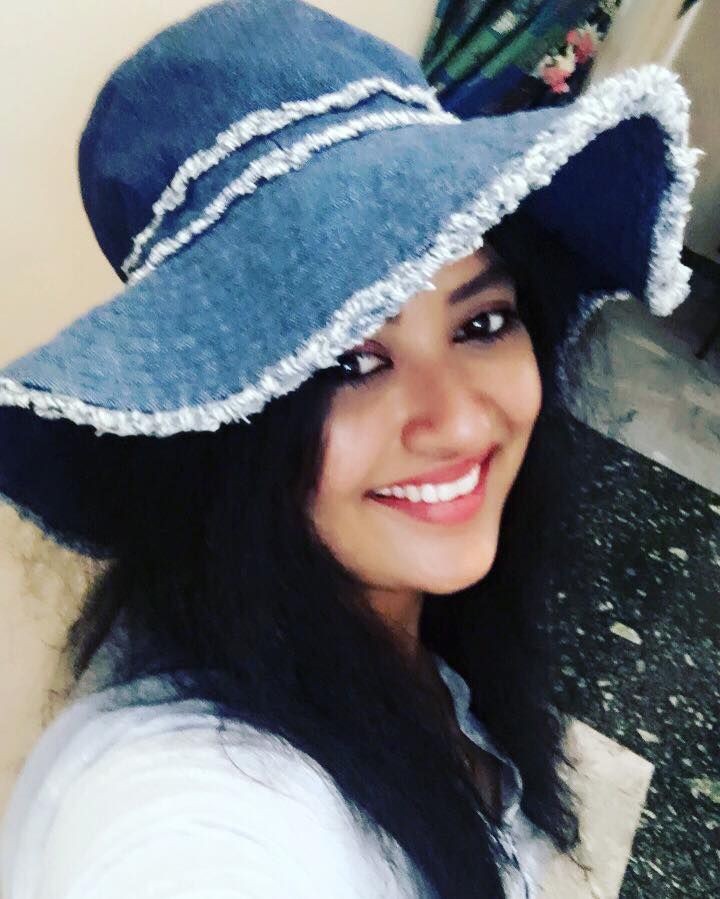 Side Actress Sana Rare and Unseen Pics