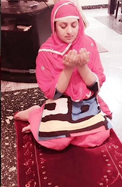 Side Actress Sana Rare and Unseen Pics