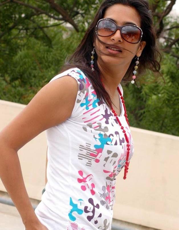 Side Actress Surekha Vani Rare & Unseen Exclusive Hot PHotos