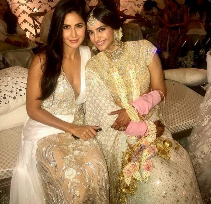 Sonam Kapoor & Anand Ahuja Mehendi Function Photos