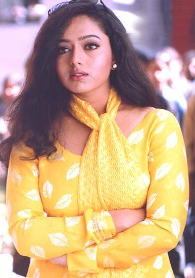 B'day Special: Remembering Versatile Actress Soundarya Rare Unseen Photos