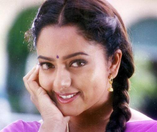 B'day Special: Remembering Versatile Actress Soundarya Rare Unseen Photos