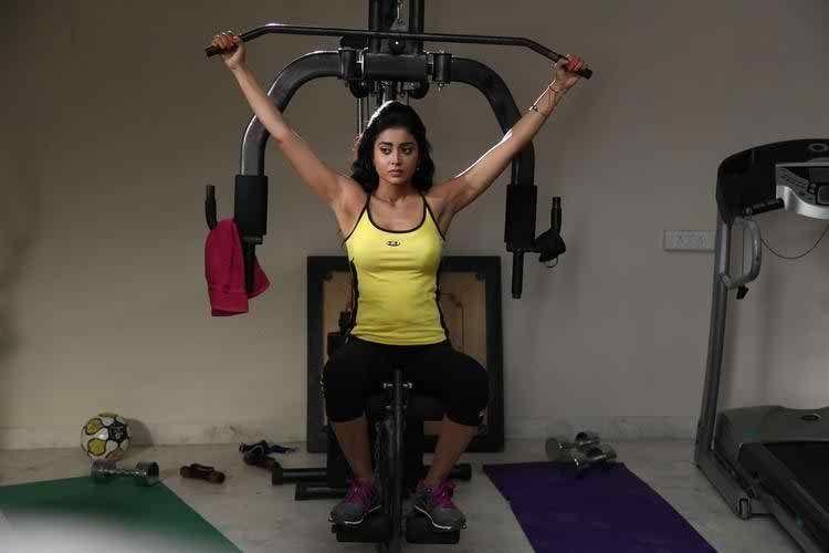 South Indian Actress Stays Fit, Gym Workout UNSEEN Photos