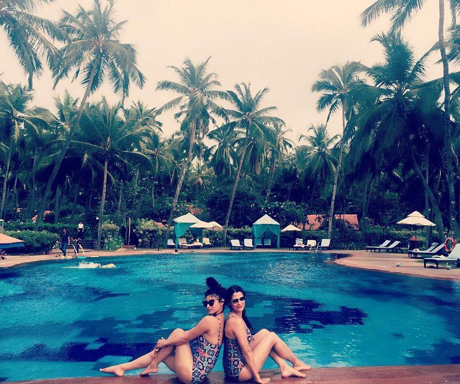 Stunning Rare & Unseen Pictures of Naagin Actress Mouni Roy