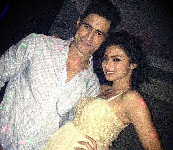 Stunning Rare & Unseen Pictures of Naagin Actress Mouni Roy