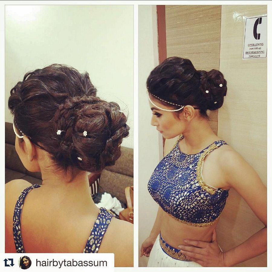 Stunning Rare & Unseen Pictures of Naagin Actress Mouni Roy