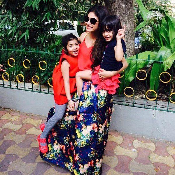 Stunning Rare & Unseen Pictures of Naagin Actress Mouni Roy