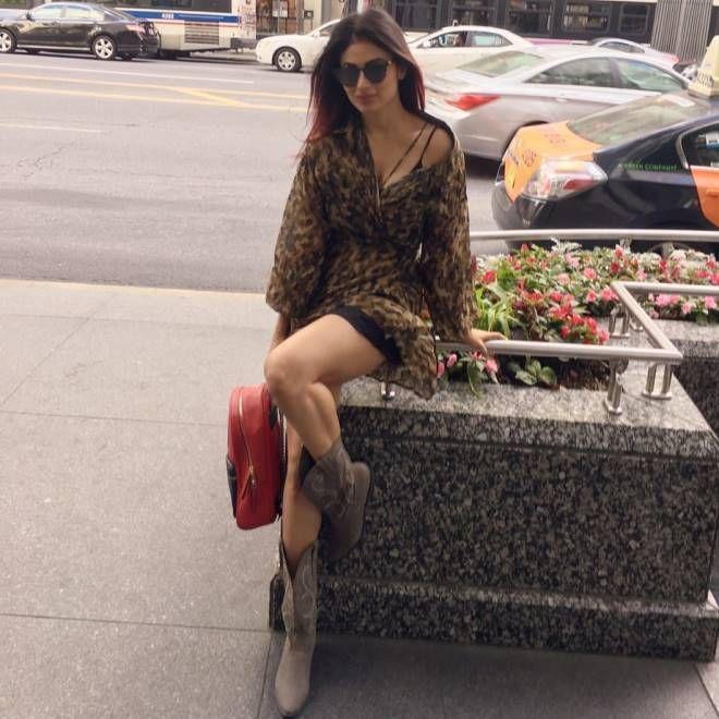 Stunning Rare & Unseen Pictures of Naagin Actress Mouni Roy
