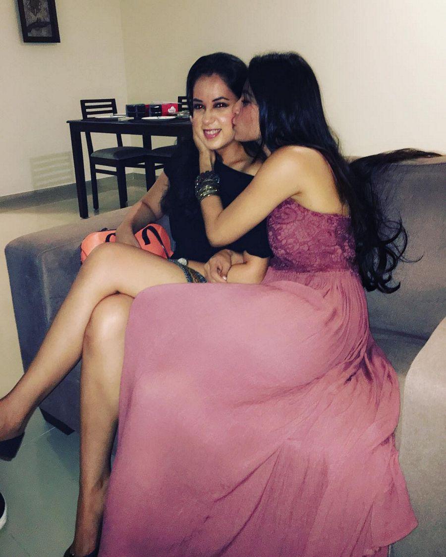 Stunning Rare & Unseen Pictures of Naagin Actress Mouni Roy