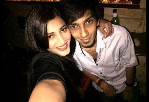 Suchi Leaks Shruthi Hassan Latest Pics with Anirudh