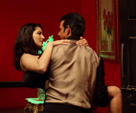 Sunny Leone Hot Stills from Fuddu Movie