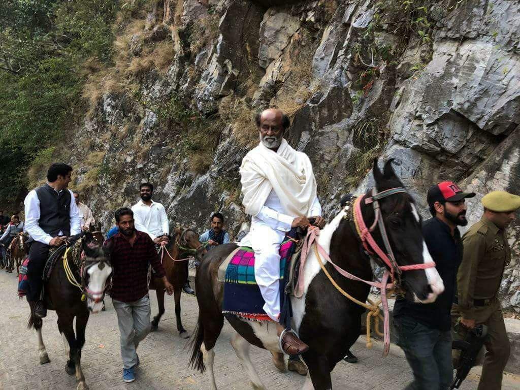 Super Star Rajinikanth Trip to Himalayas Latest Pictures