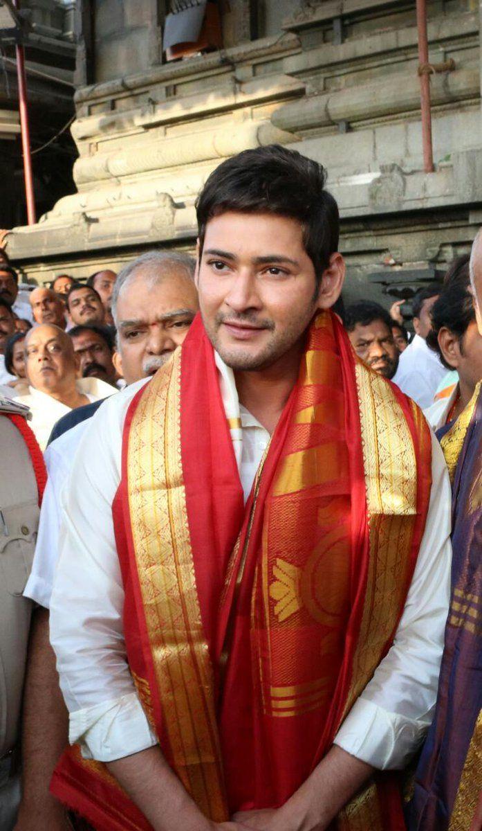 Superstar Mahesh visits Tirumala along with Bharat Ane Nenu